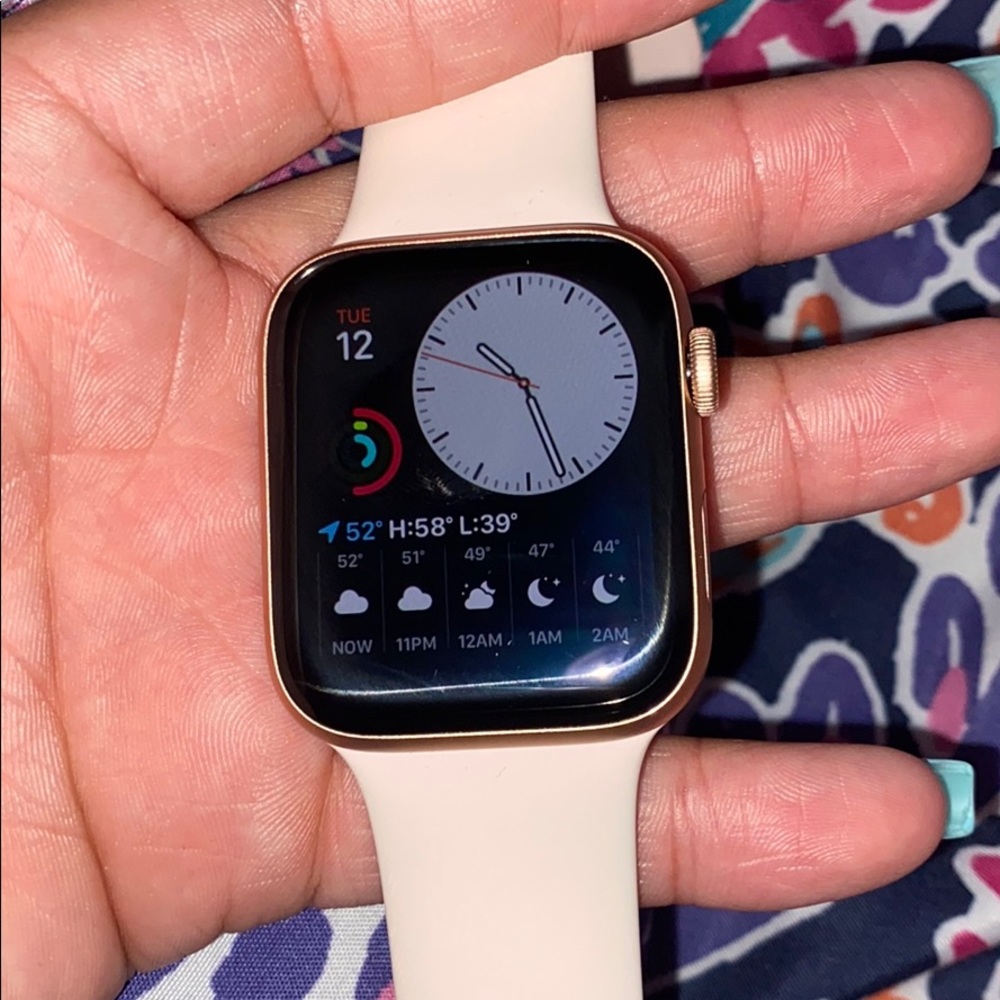 APPLE WATCH 5 SERIES WORN RARELY